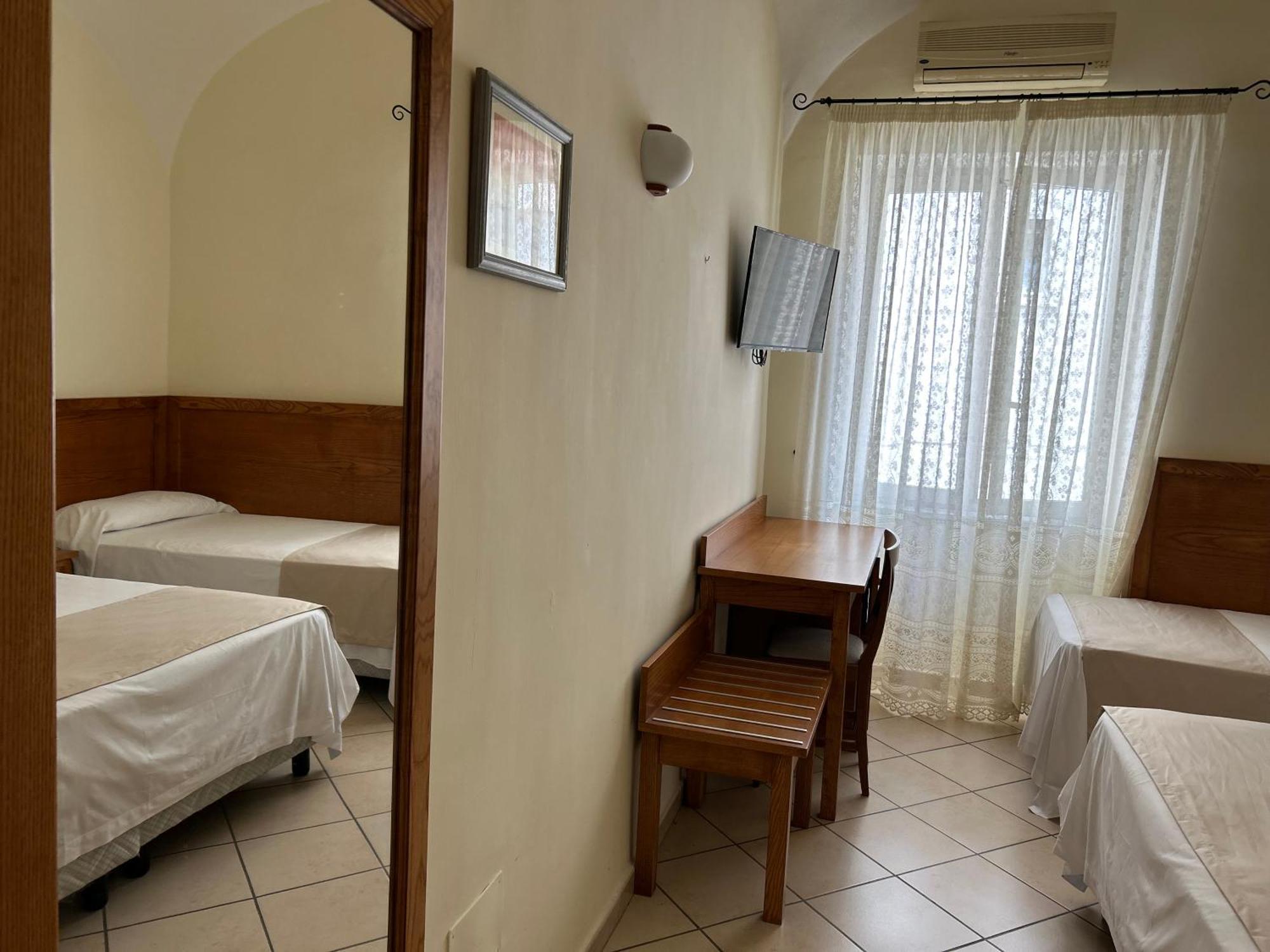 Hotel Da Raffaele Ischia Room photo